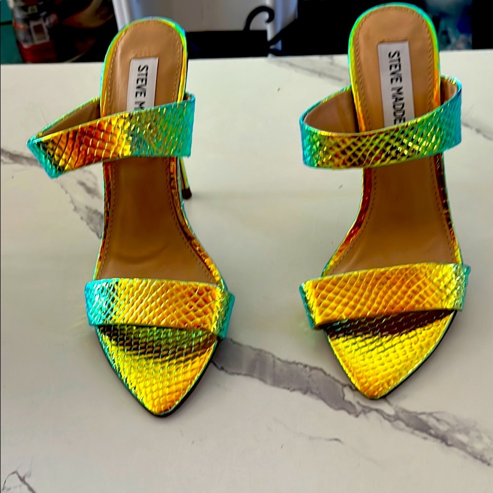 Steve Madden Yellow and Green Heels